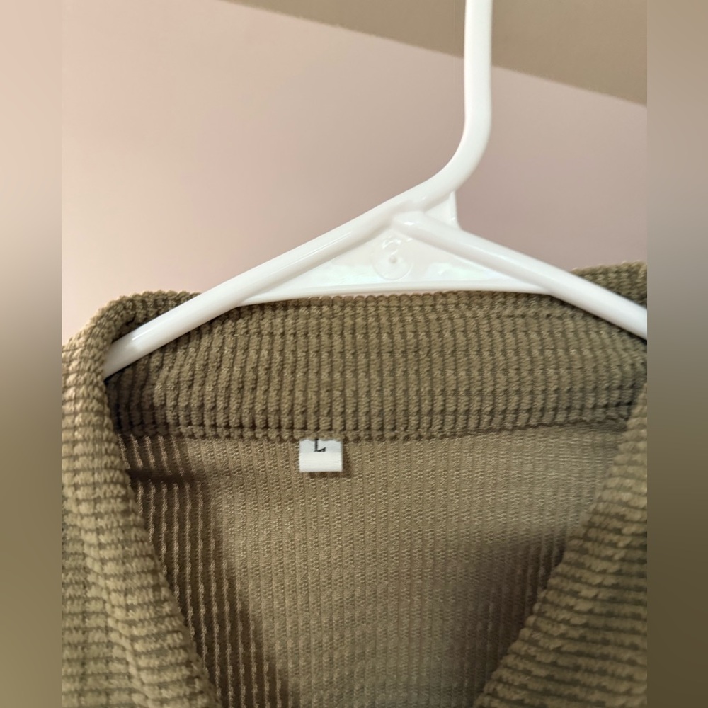 ✨OLIVE BUTTON DOWN✨ - Picture 6 of 7